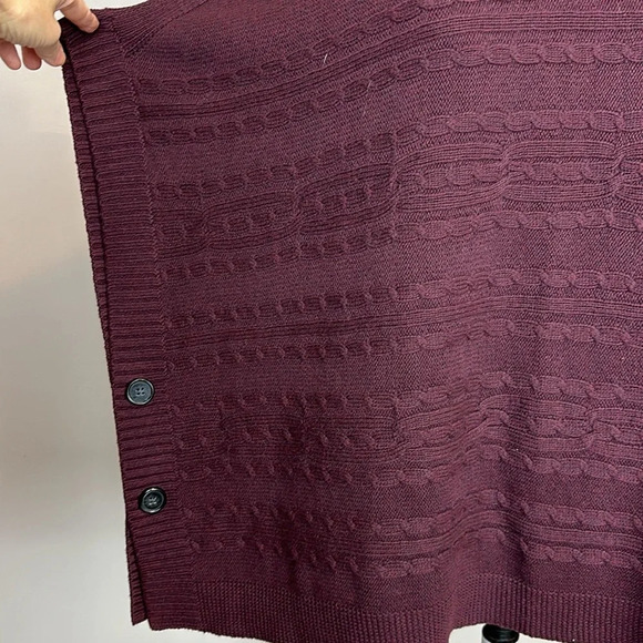 Banana Republic dark cherry cable knit sleevess sweater with decorative buttons - Picture 3 of 8